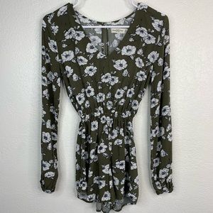 A&F long sleeve green&white floral print romper